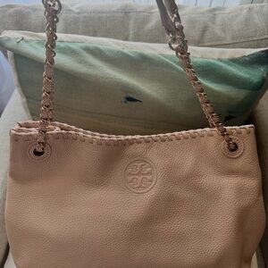 Tory Burch Soft Pink Pebbled Leather Shoulder Bag with Chain-Strap